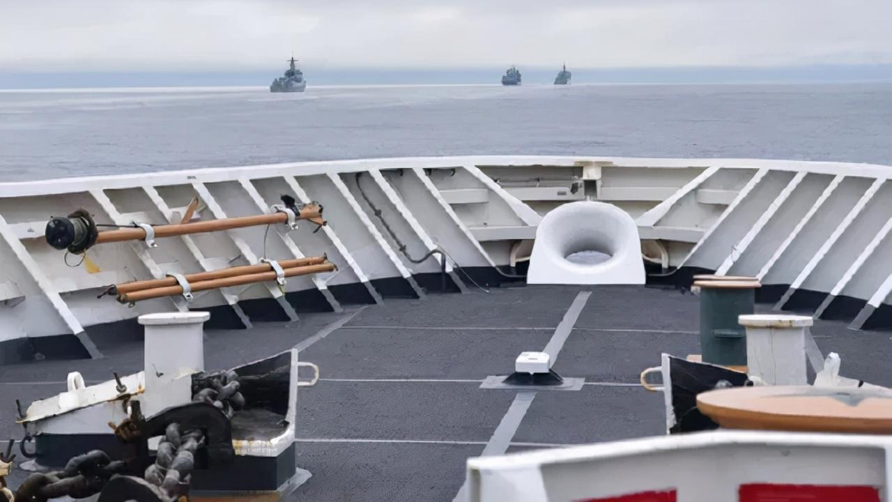 “美專屬經(jīng)濟區(qū)內(nèi)出現(xiàn)中國艦隊！”讓中國教教美國什么是專業(yè)