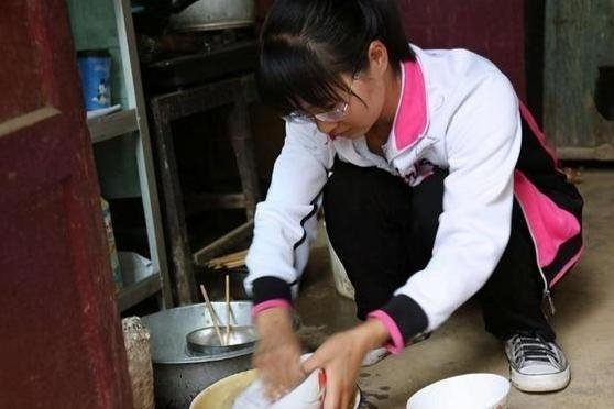 “學(xué)霸”高考只考了47分，爺爺含淚求復(fù)查，分?jǐn)?shù)出來(lái)后全家沉默