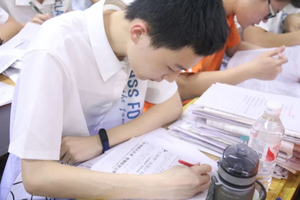 2022高考難度或創(chuàng)“新高”？部分考生恐無(wú)緣本科，逆襲幾率并不高