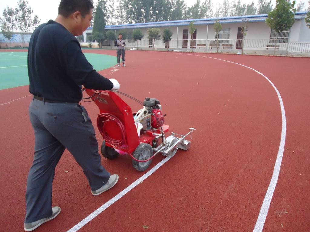 <a href=http://m.hjlhqqhx.cn target=_blank class=infotextkey>塑膠跑道</a>畫線