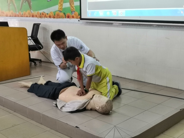 翠景東方小學四年級急救課堂照片IMG_20191115_104945.jpg