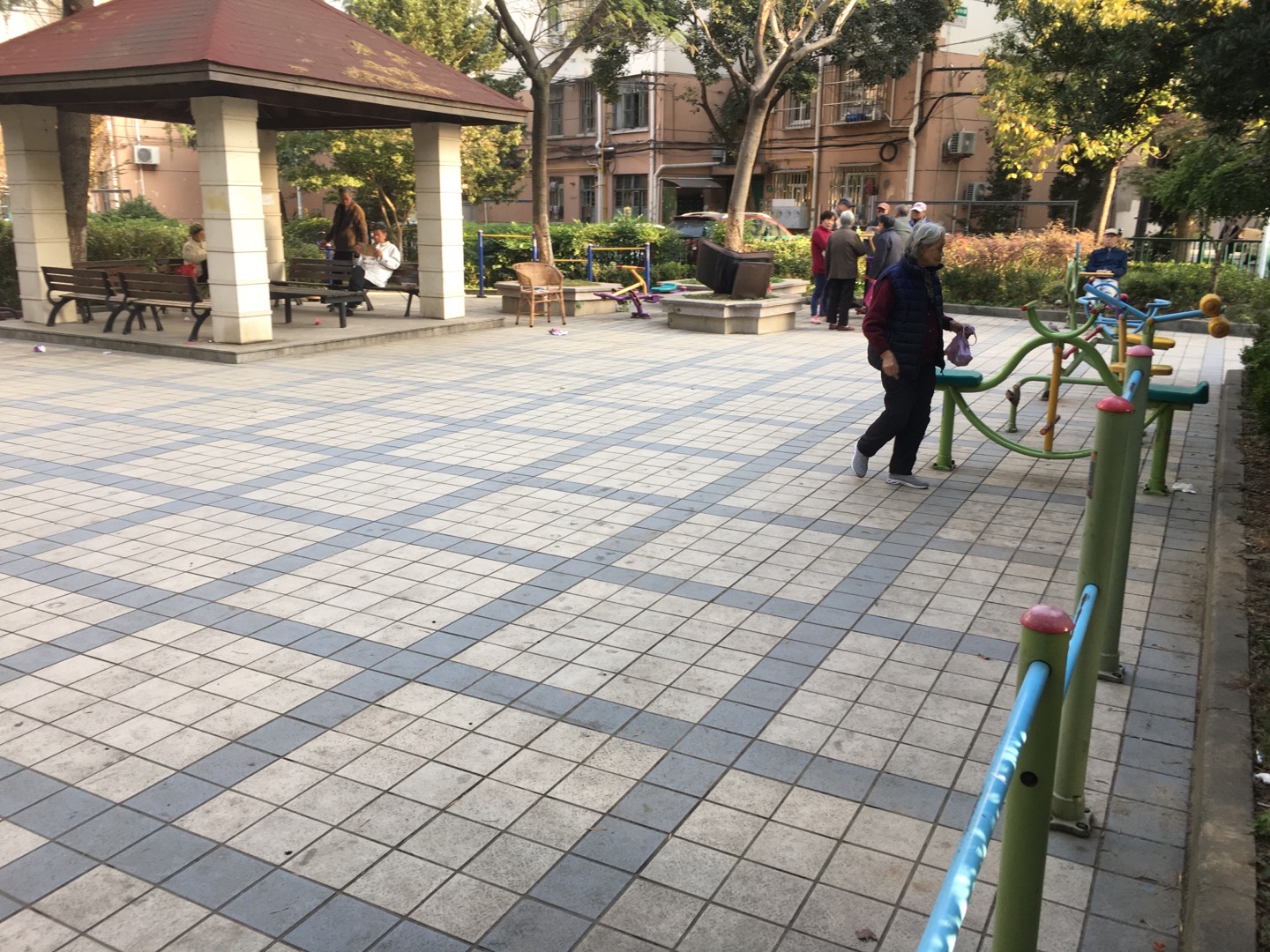 浦三路601弄對面健身苑點