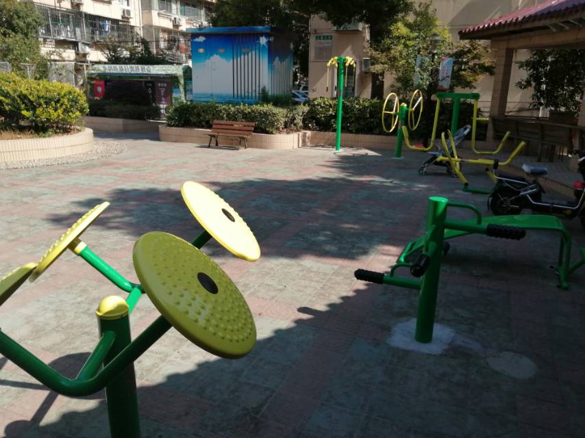 上南三村居委會(huì)健身點(diǎn)