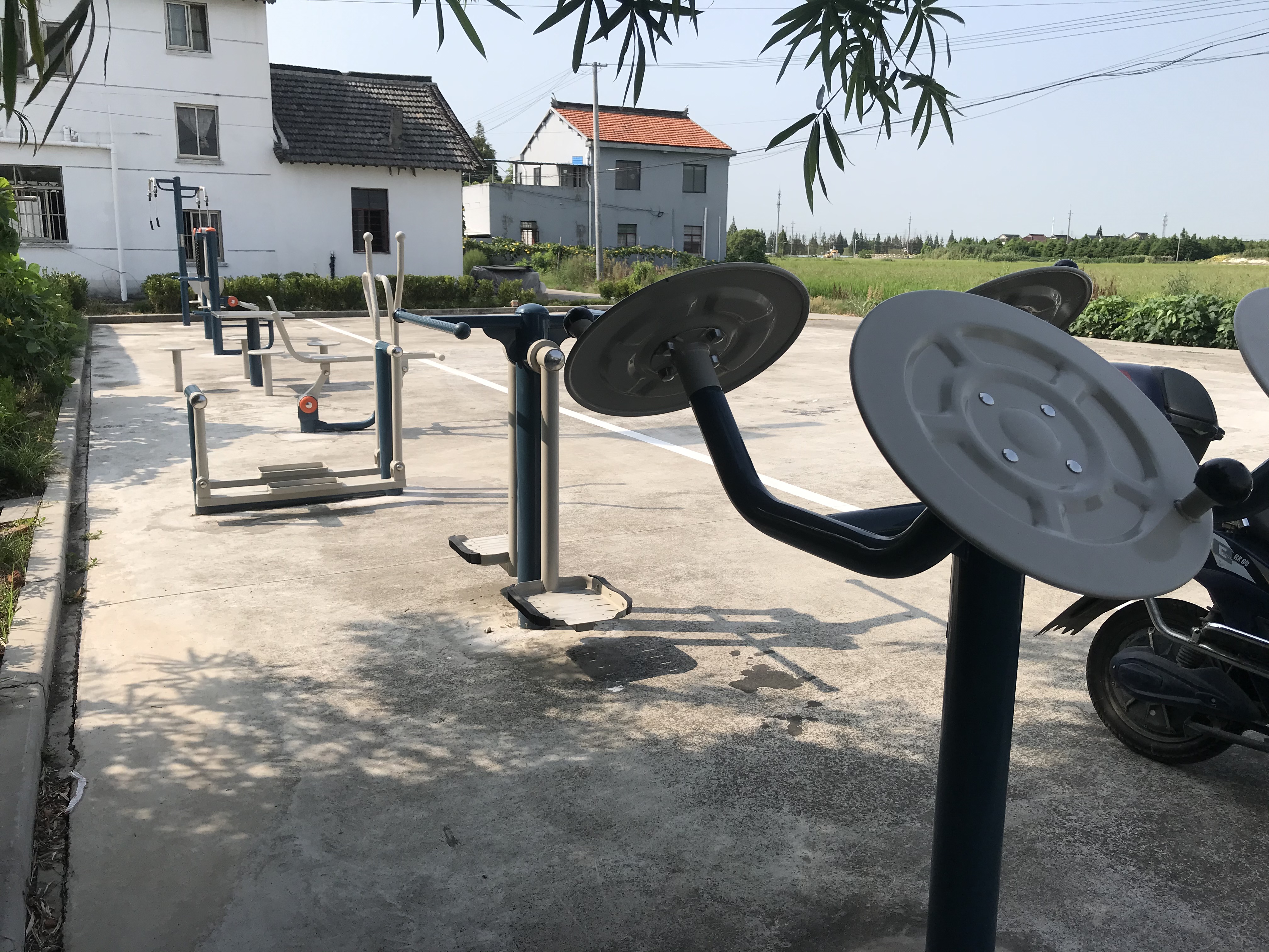 青浦區(qū)白鶴鎮(zhèn)曙光村三組益智健身點(diǎn)