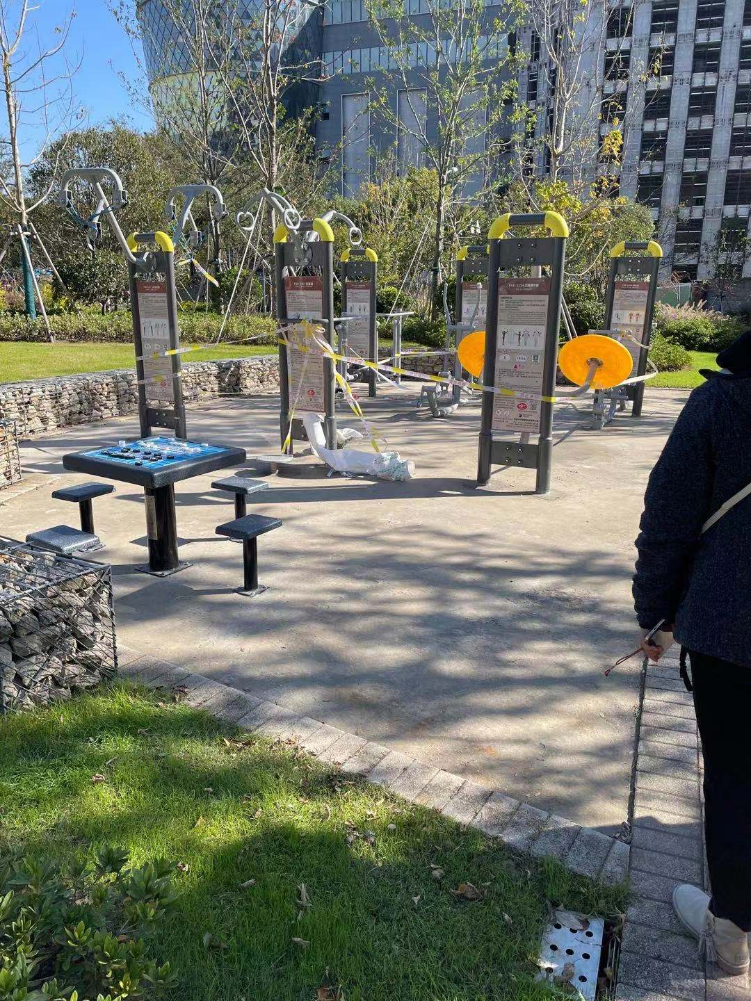 靜安區(qū)臨汾路街道閘環(huán)臨時(shí)綠地健身點(diǎn)