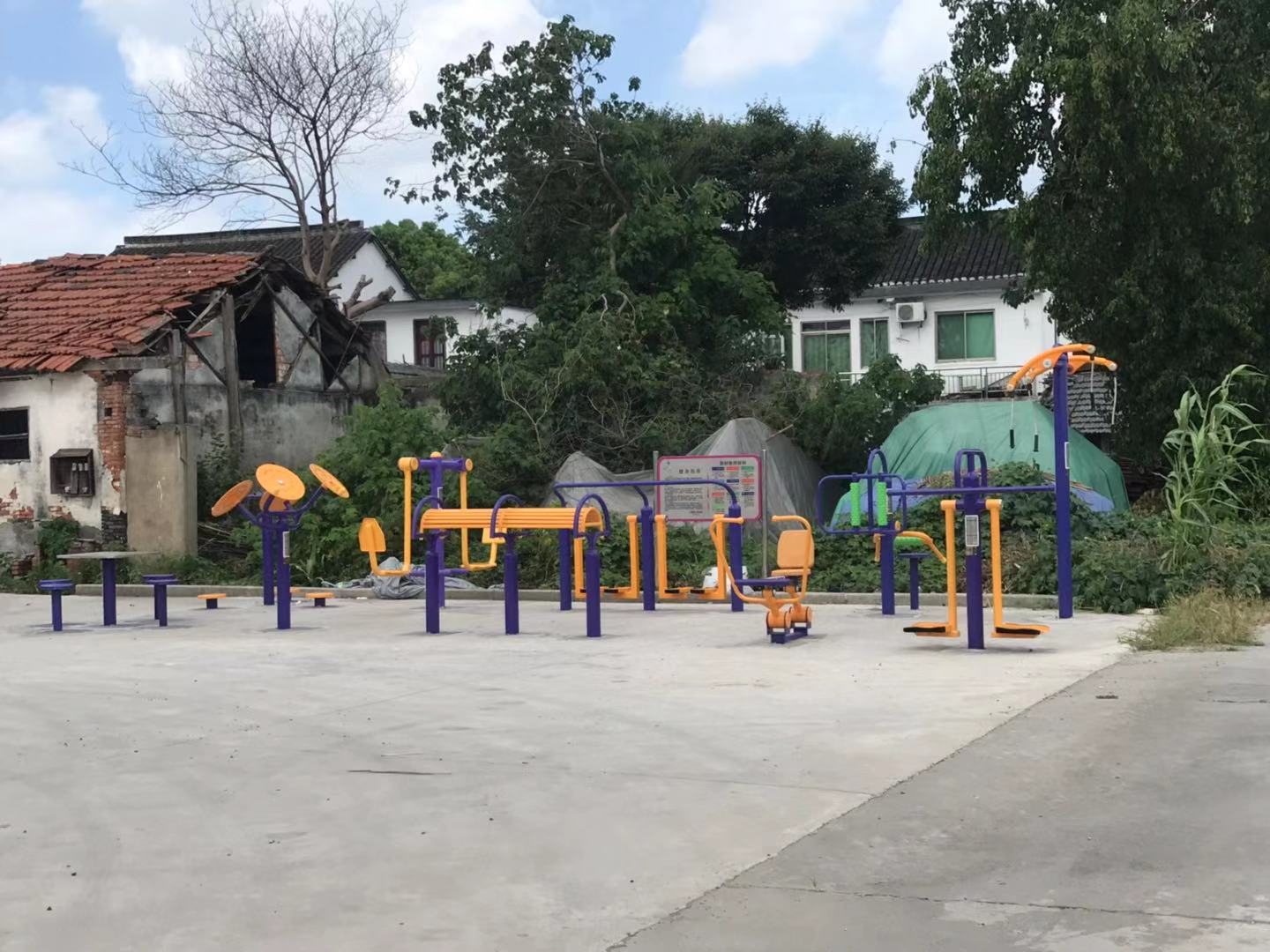 白鶴鎮(zhèn)曙光村二組益智健身點