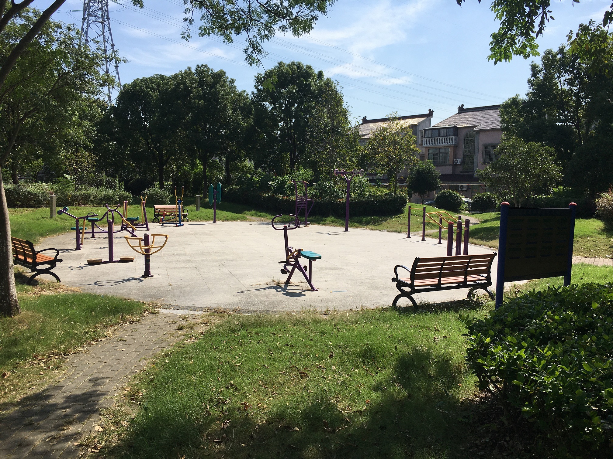 馨苑居委健身苑