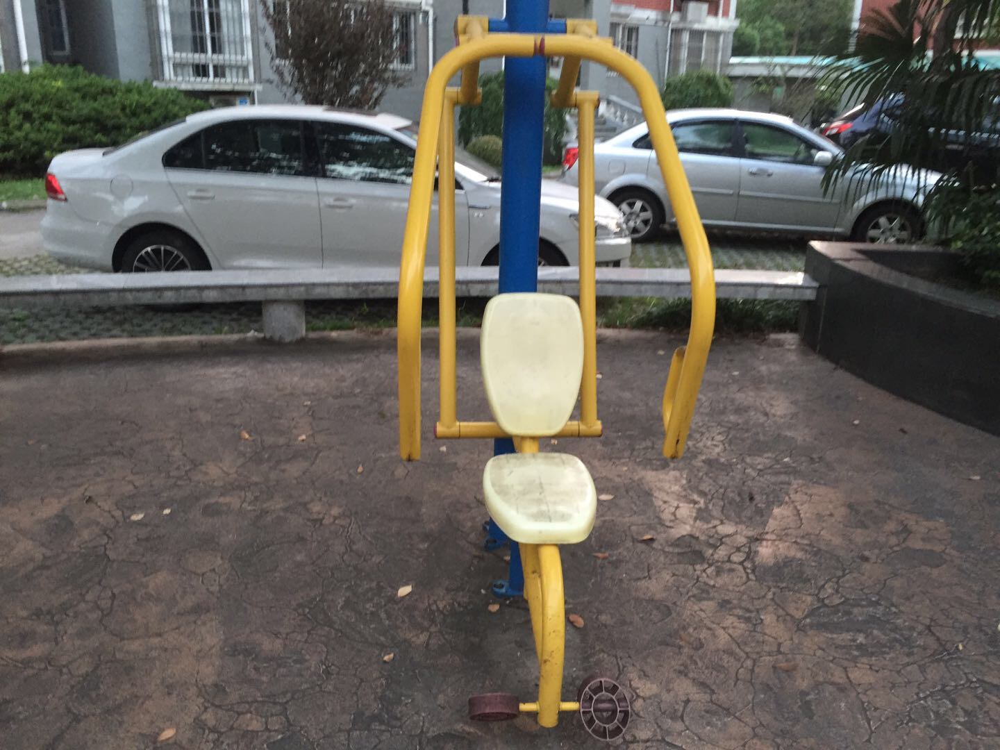 自重推胸器 自重推胸器