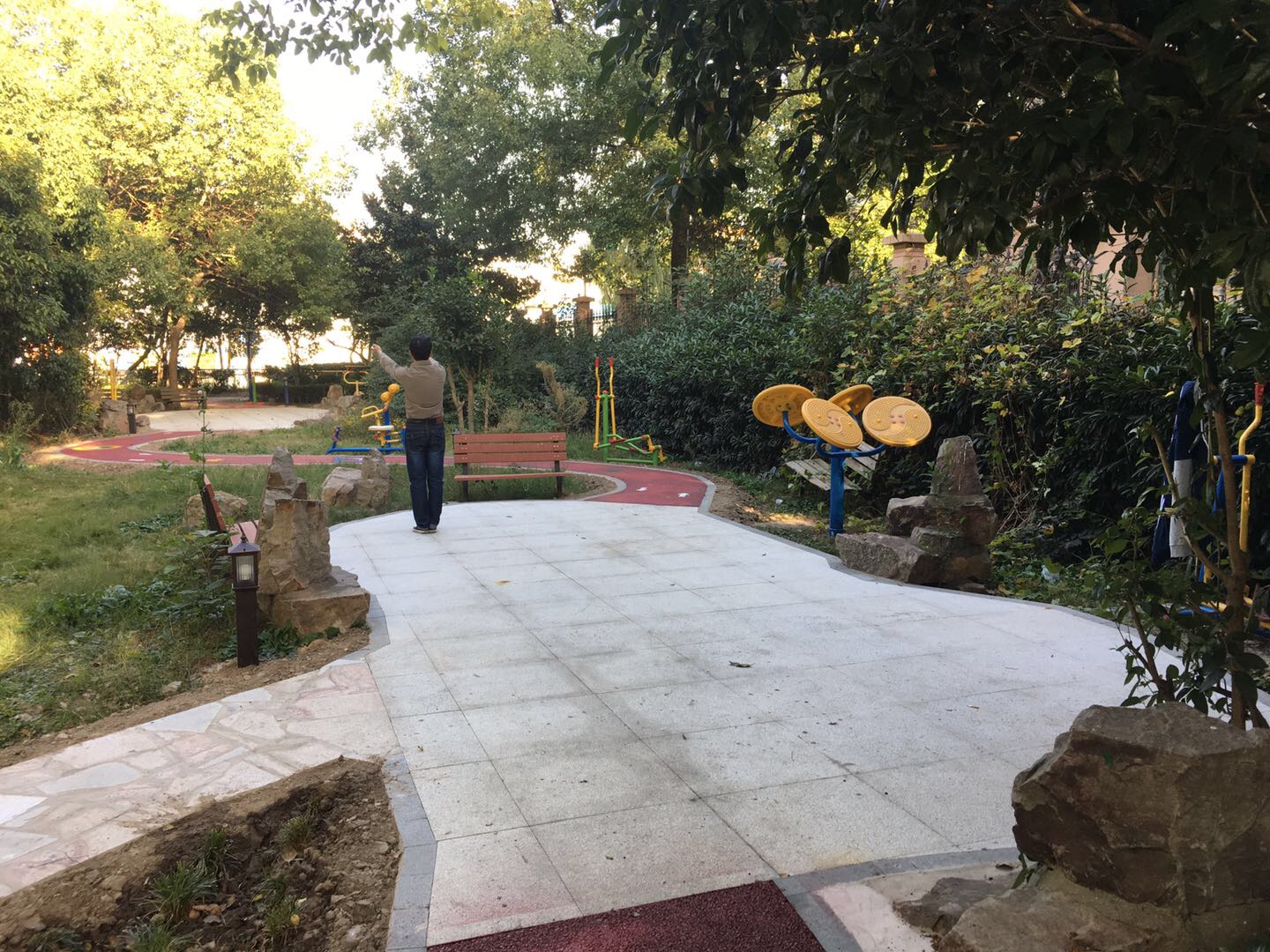 政通路305弄健身點(diǎn)