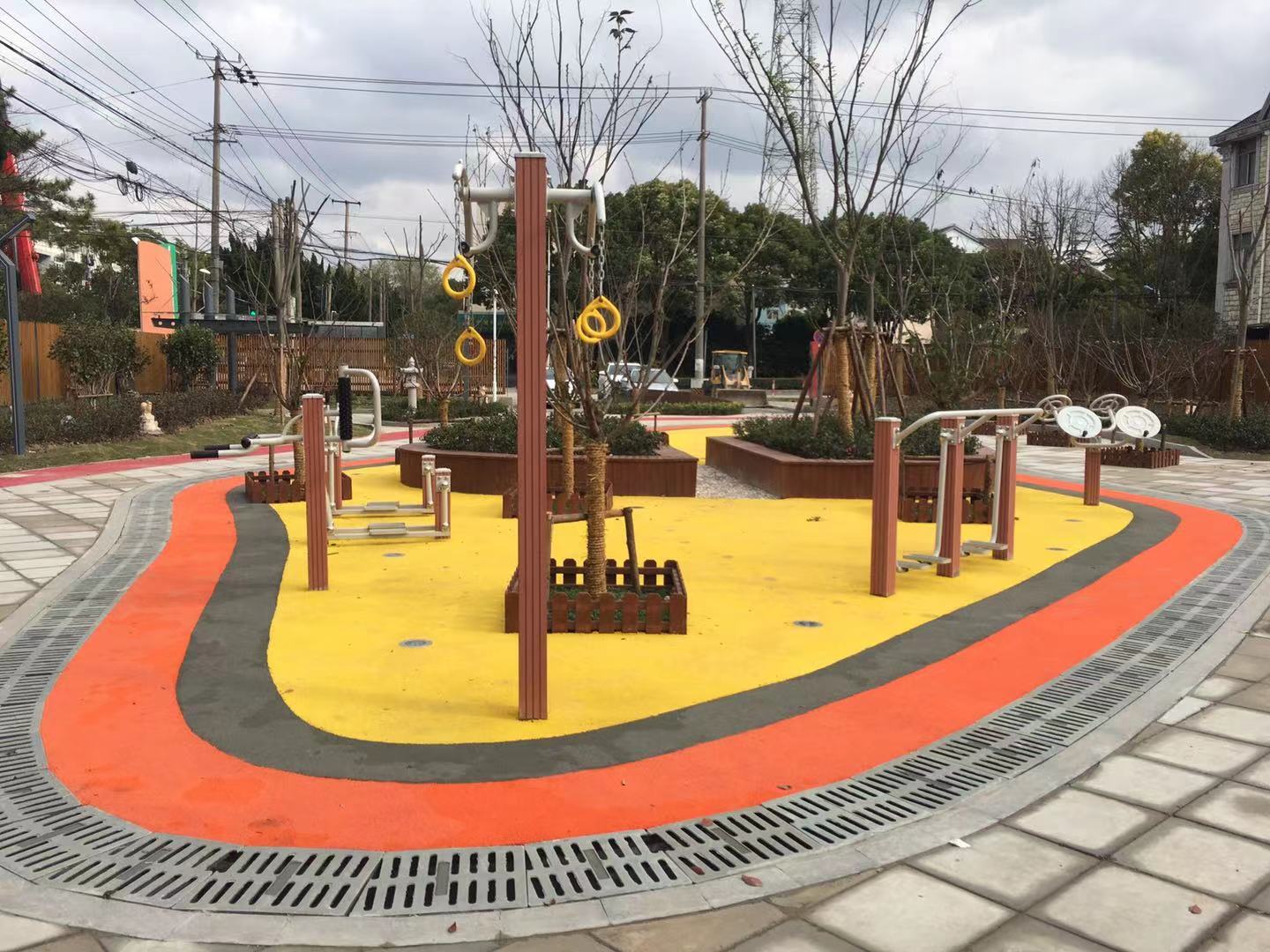 東場社區(qū)休閑廣場健身點(diǎn)