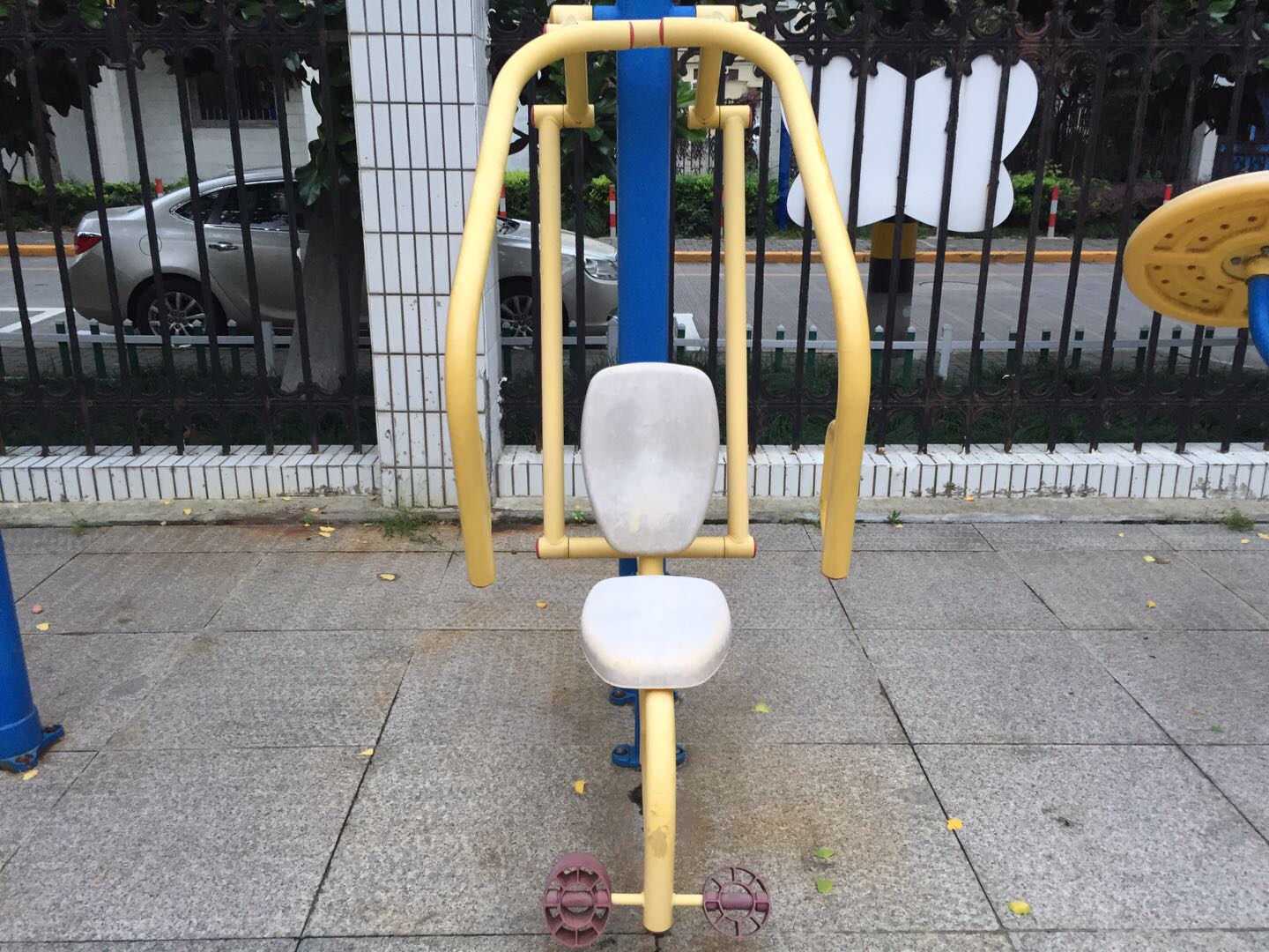 自重推胸器 自重推胸器