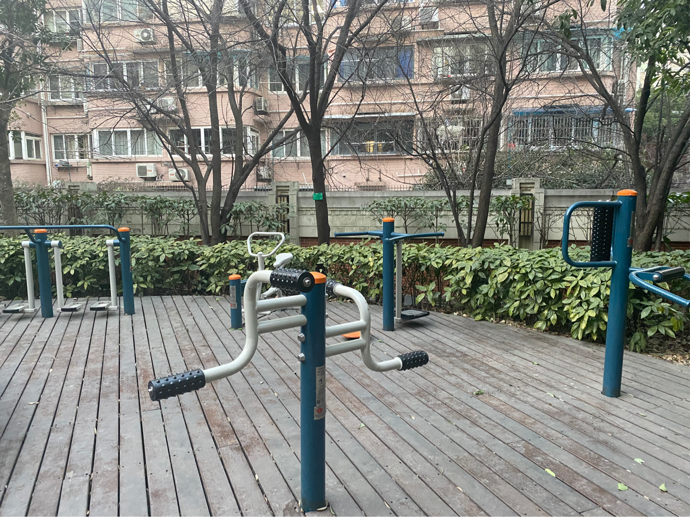 靜安區(qū)曹家渡街道均泰居委健身點(diǎn)（余姚路566弄）