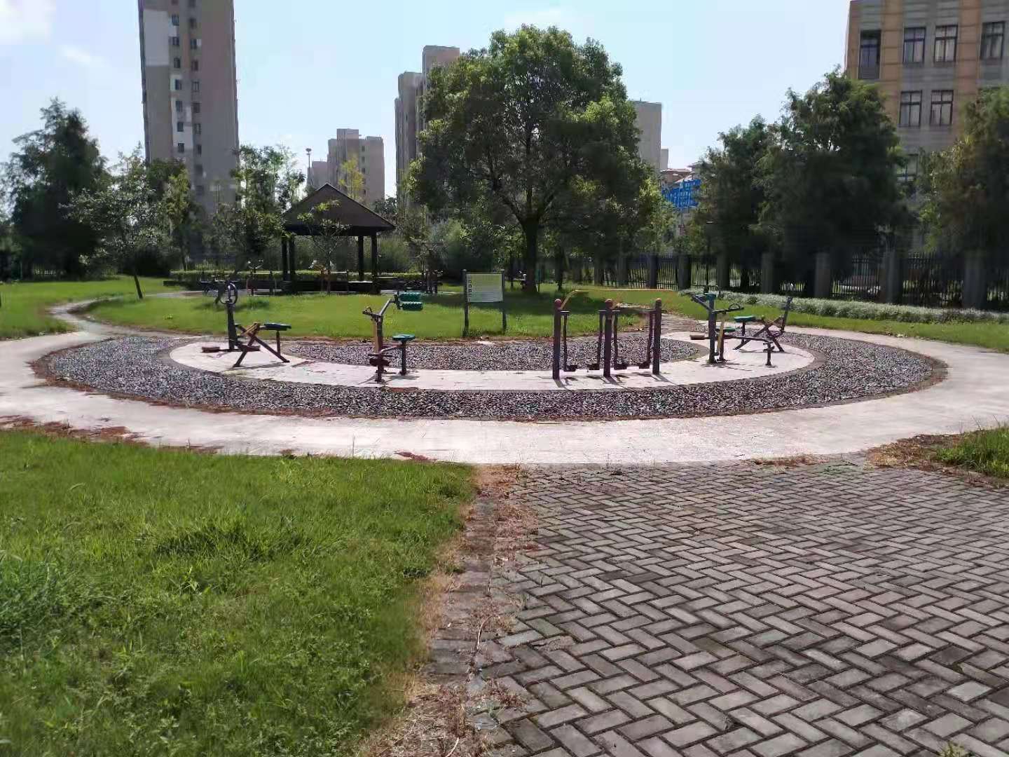 榮賢居委褚家榮苑健身點