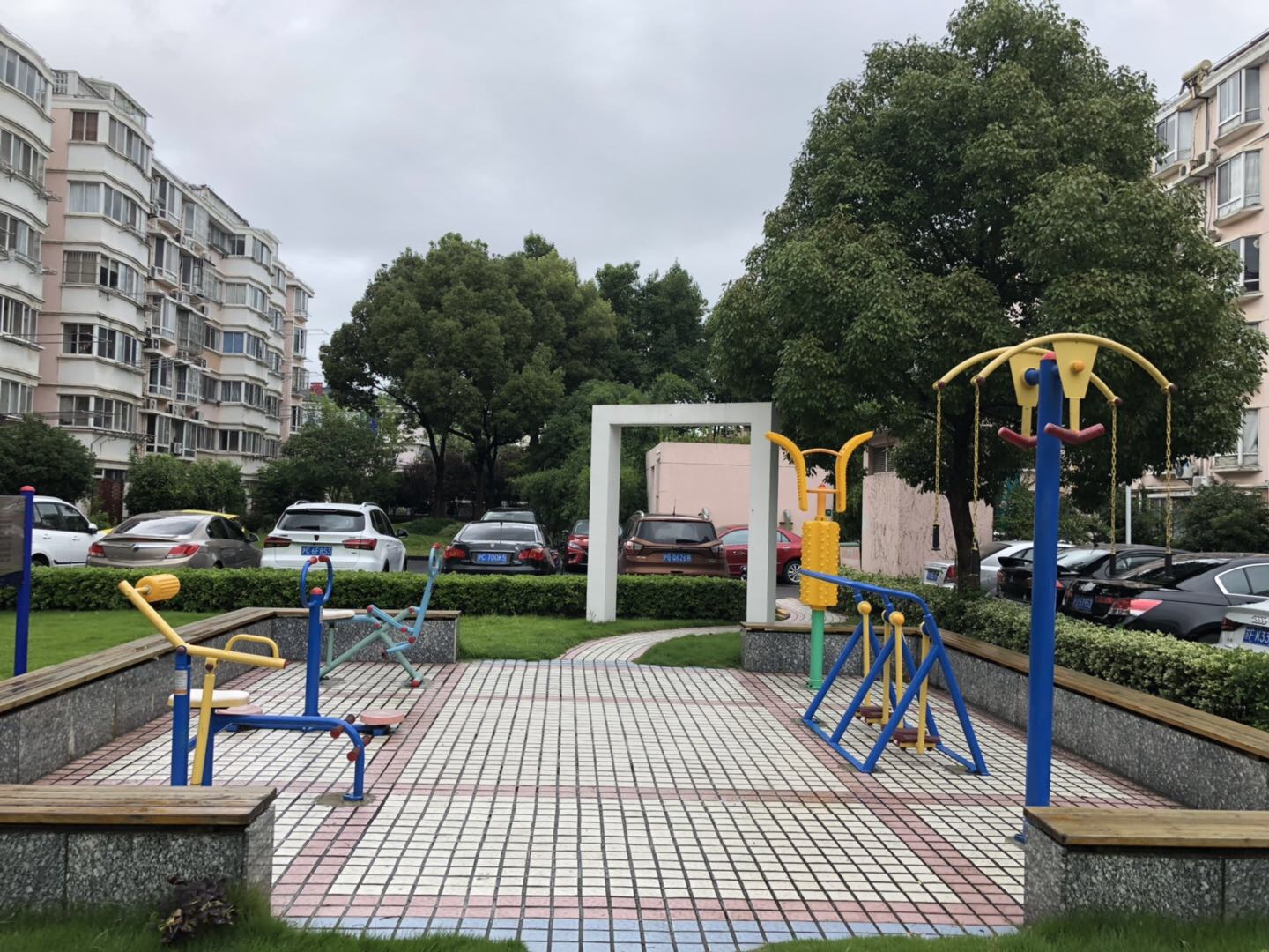 新木橋村門(mén)球場(chǎng)