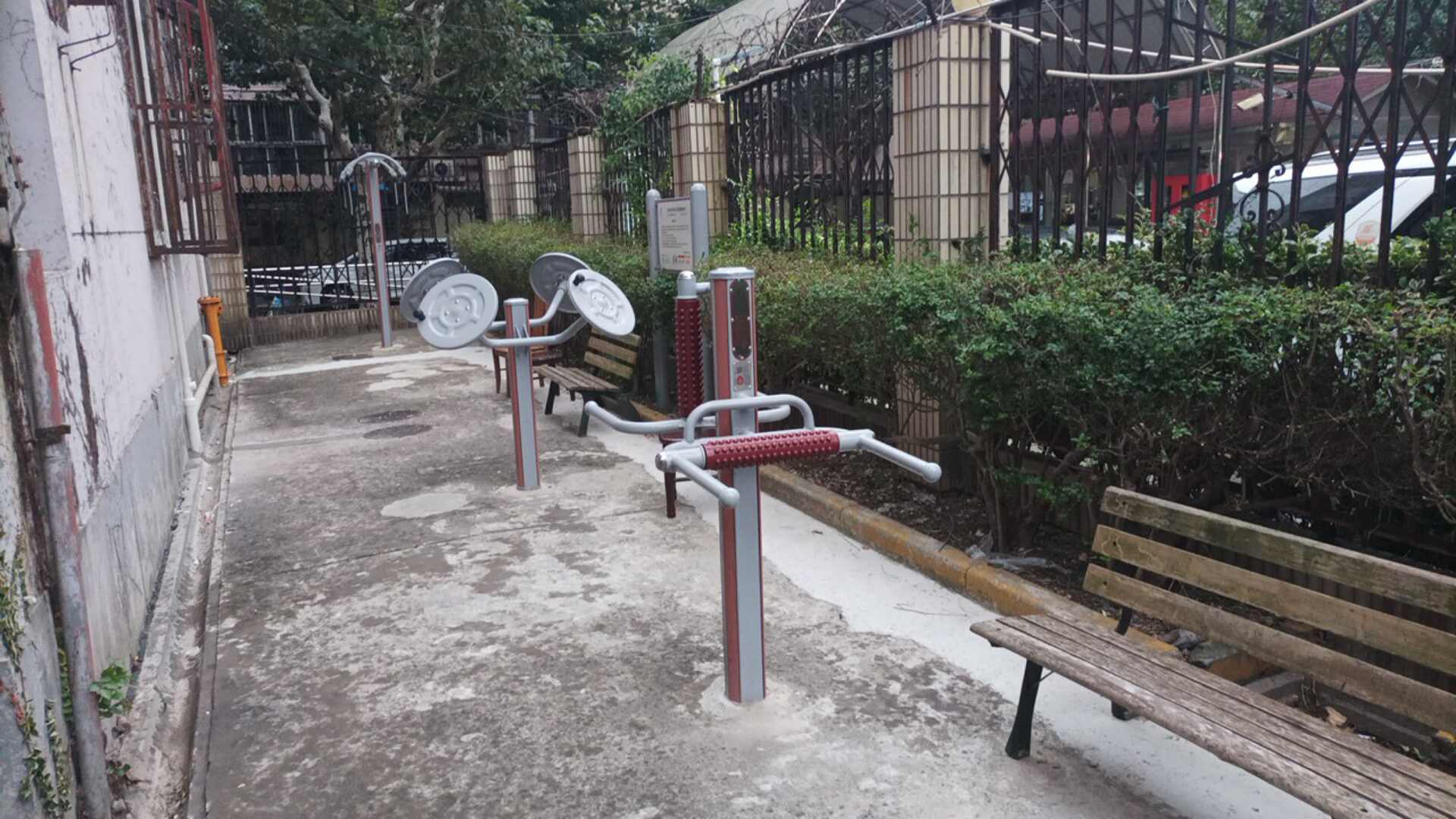 甘泉街道雙泉小區(qū)自建健身苑點