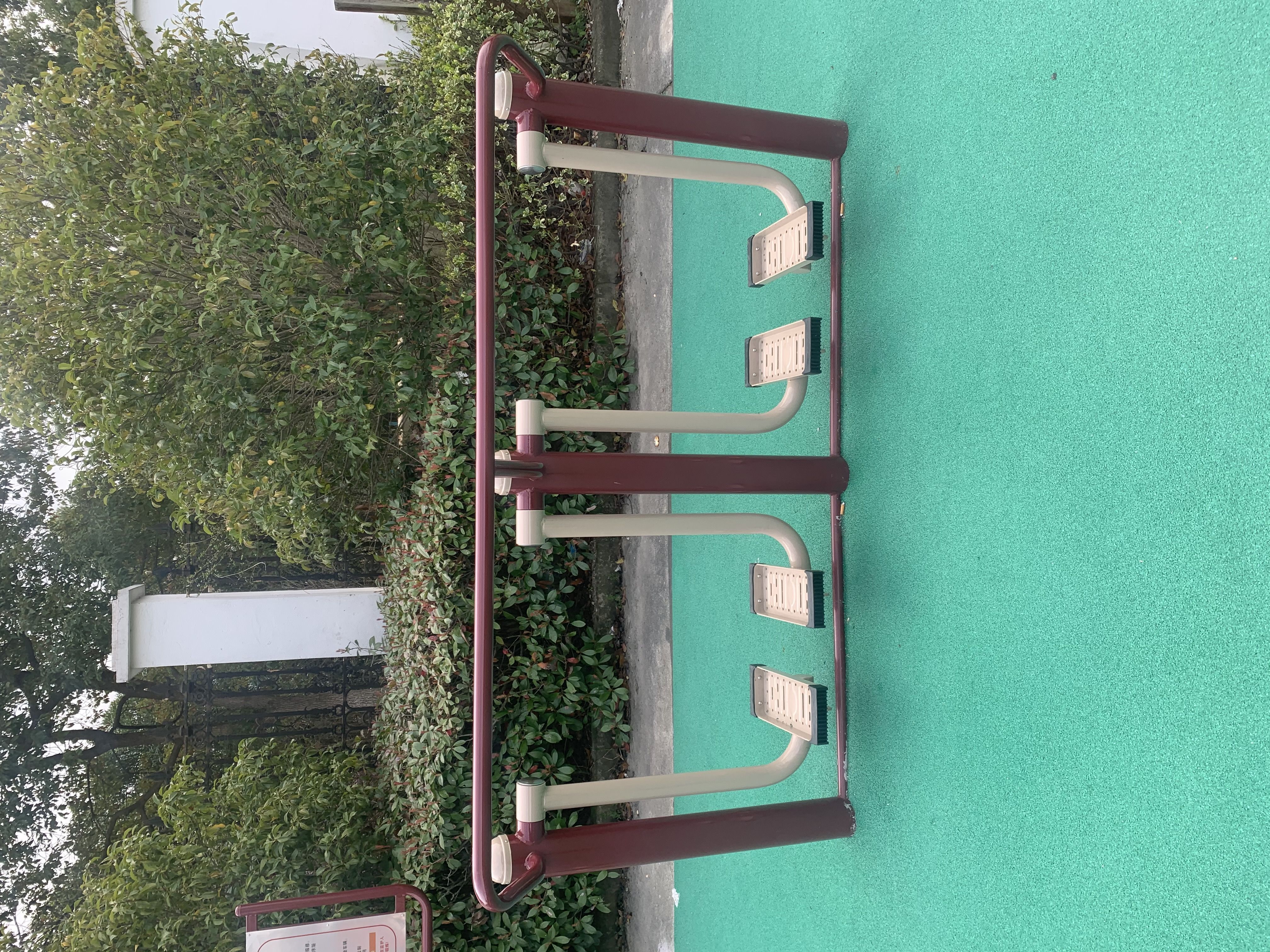 二位太空漫步機(jī)