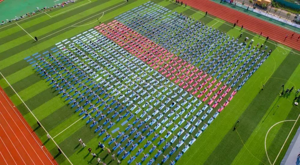 運(yùn)動(dòng)場(chǎng)