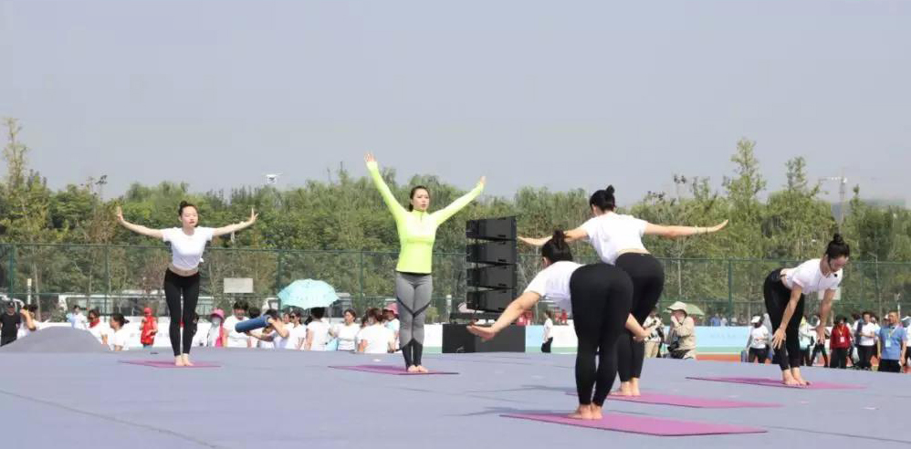 運(yùn)動(dòng)場(chǎng)