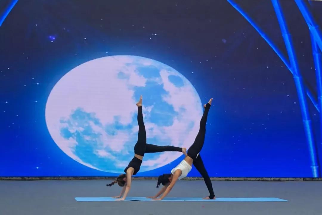 運(yùn)動(dòng)場(chǎng)