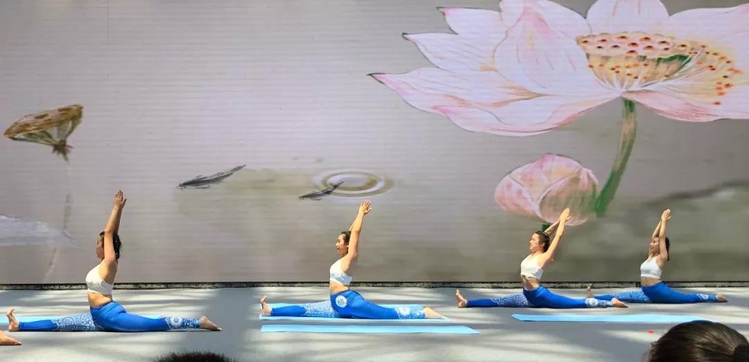 運(yùn)動(dòng)場(chǎng)