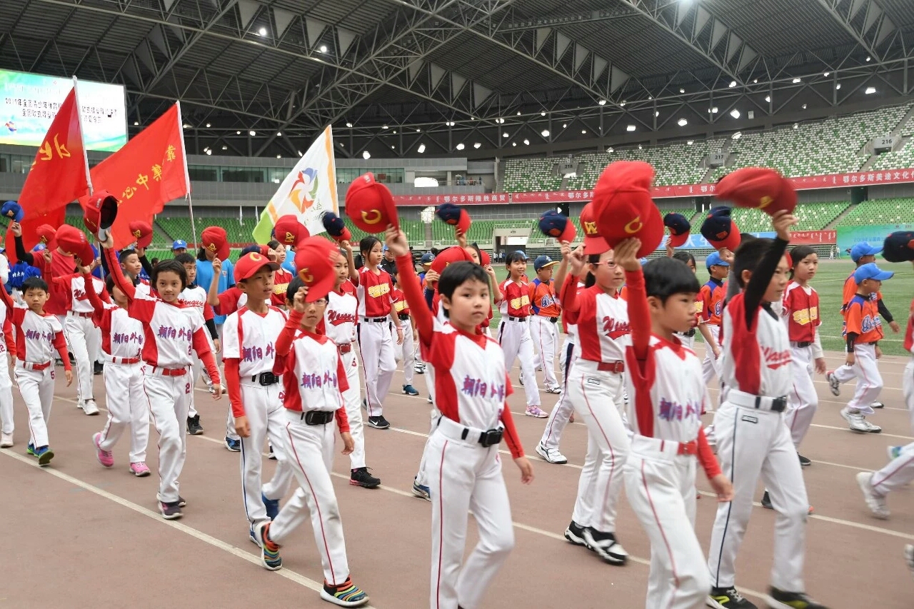 全國軟式棒壘球俱樂部聯(lián)賽和U系列總決賽開球