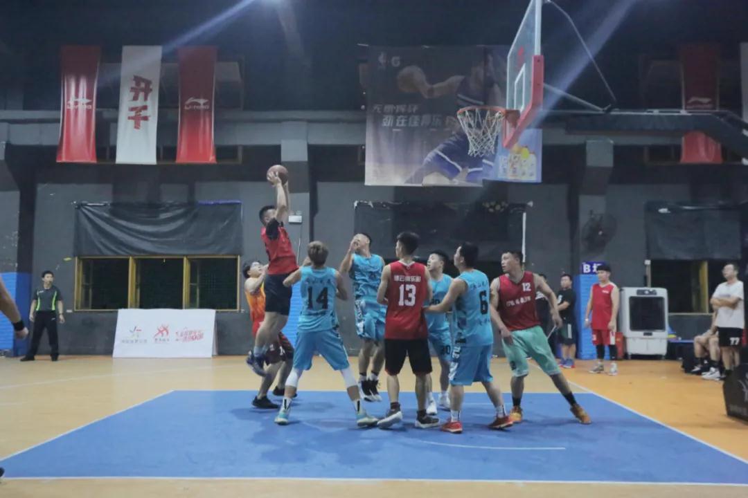 運(yùn)動(dòng)場